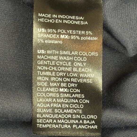 Chico's Zenergy Navy Velour Puffed Shoulder Long Sleeve Top NWT Size 1 Med - Picture 8 of 12